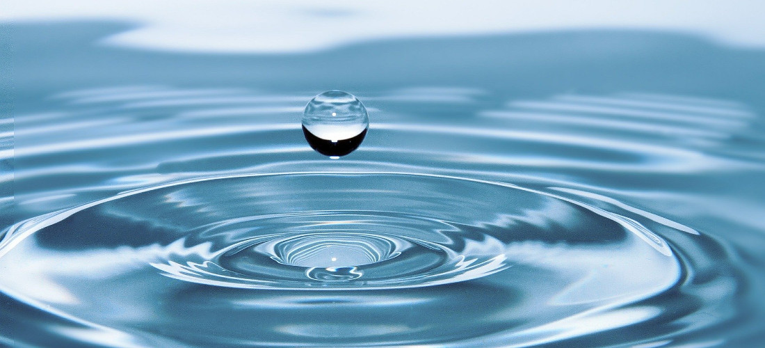 drops-of-water-578897_1920